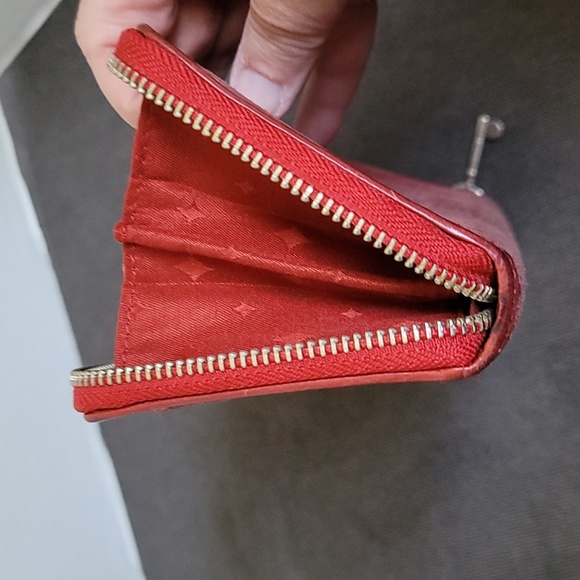 Fossil red zip around wallet - Picture 14 of 16